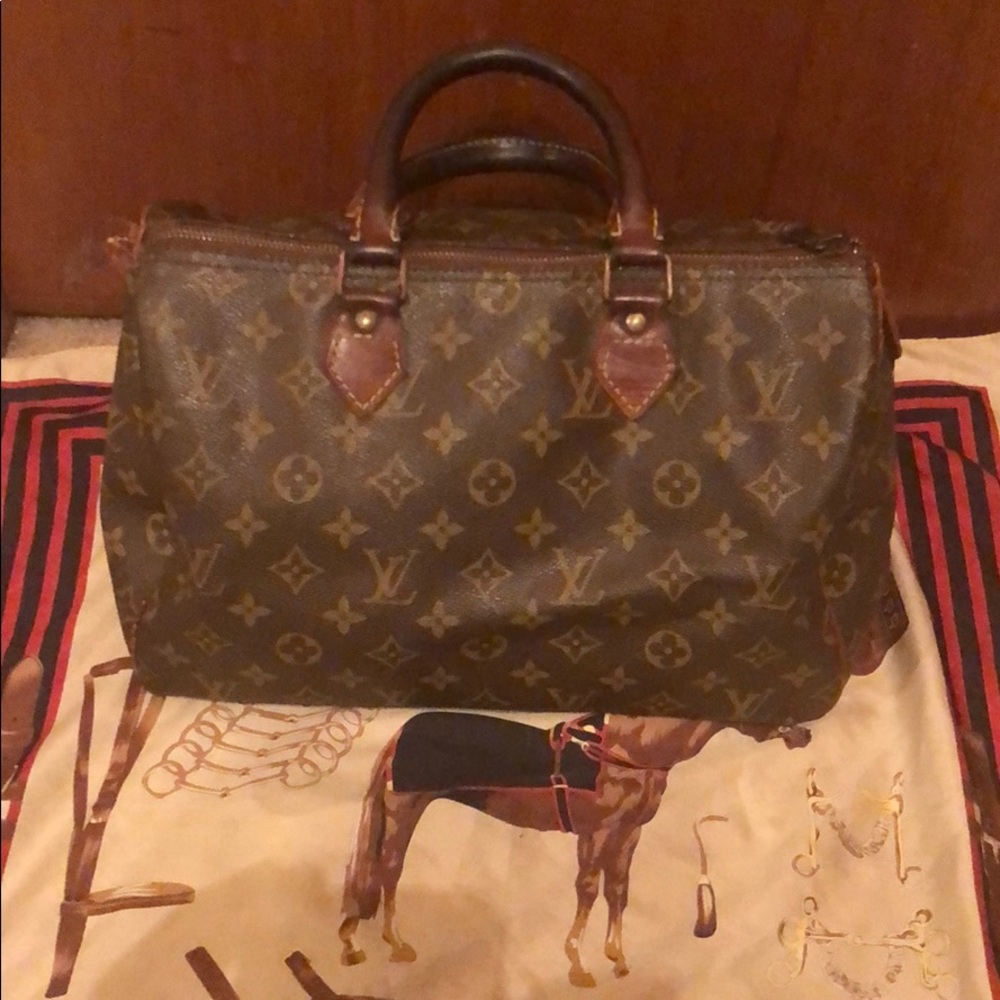 Louis Vuitton Satchel Speedy 30